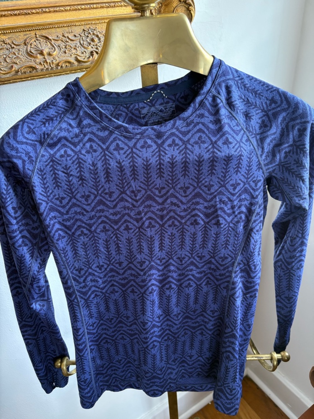 Patagonia Navy and Indigo Patterned Midweight Base Layer Top